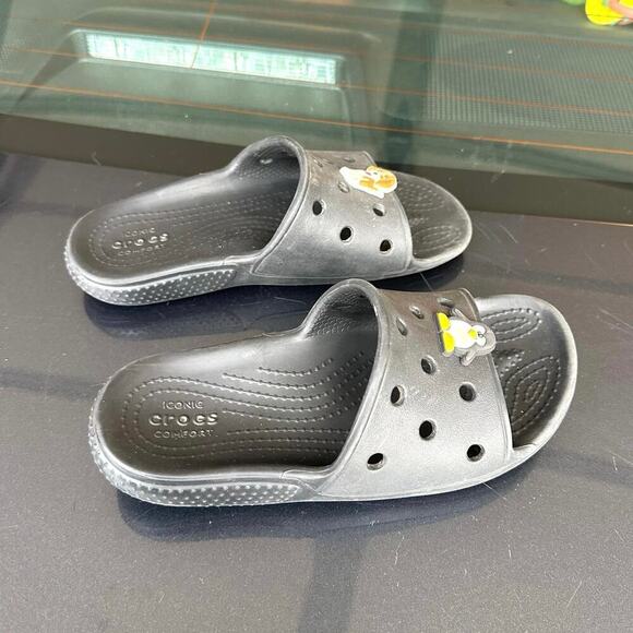 Crocs‎ Kids Classic Crocs Slides Size 1 Black With Charms - Picture 4 of 9